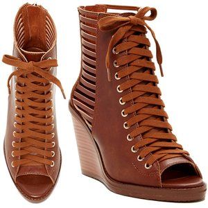 BCBG Malbon Wedgie Booties, Sz 9, NWOT